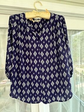 ✨ Pleione Large Navy Blue Diamond Print Women's Blouse Gently Used